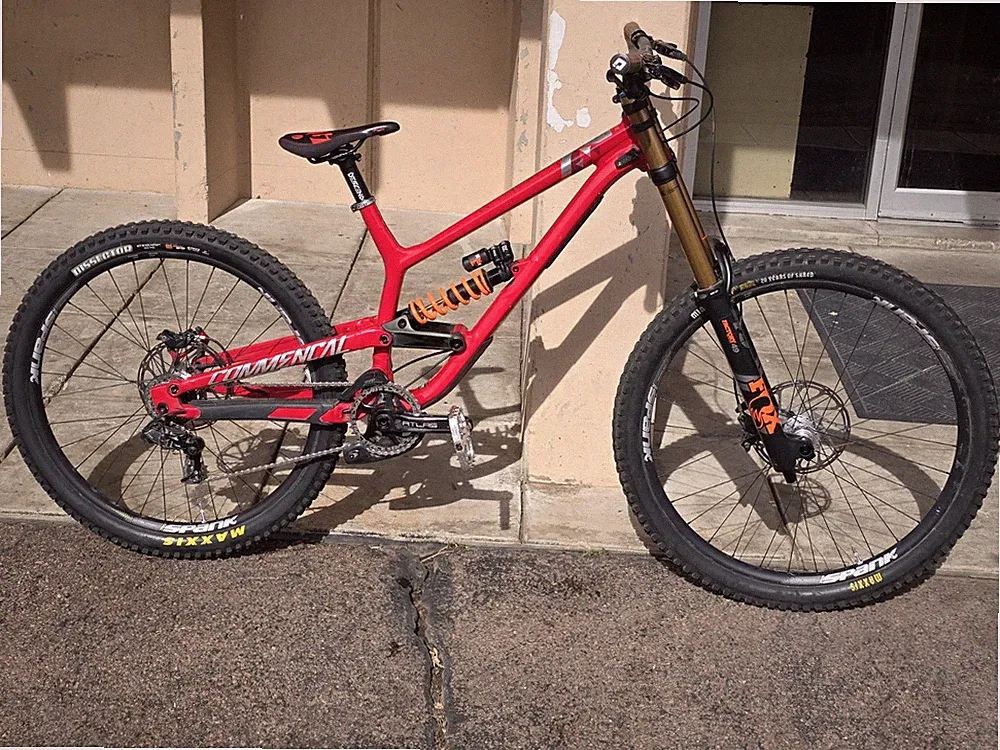 2020 Commencal Furious Bike Park & Freeride Downhill MTB Chris King Chromag Fox